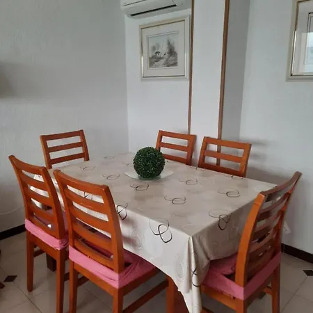 1line Locos Wifi A/a Seeview Apartment